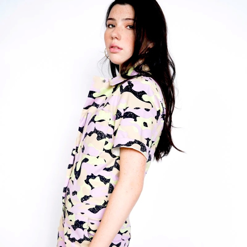 THE ESSENTIAL CAMO SHORT SLEEVE COVERALL